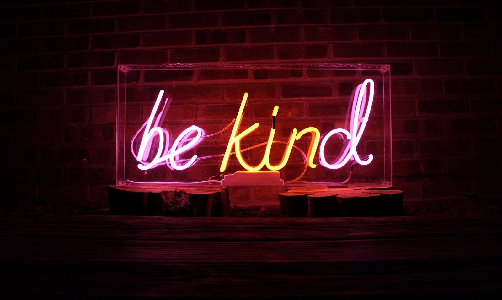 Insegne al neon senza supporto in diversi stili di interior design