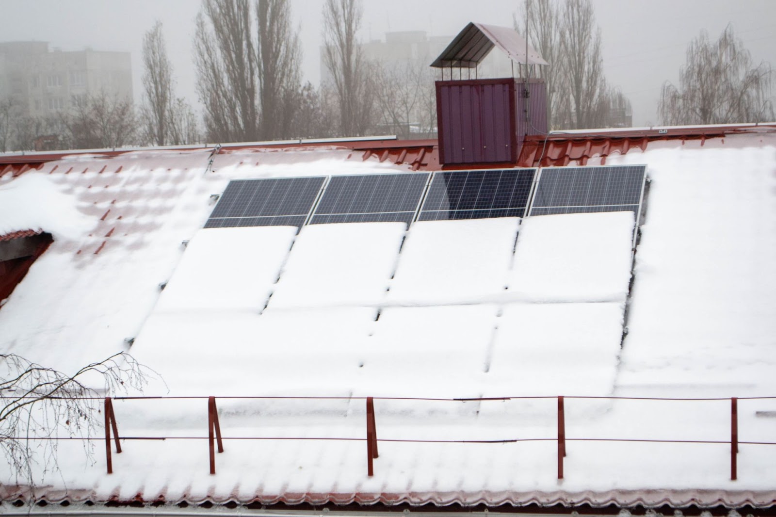 Panourile fotovoltaice si vremea extrema, cum ar fi zapada