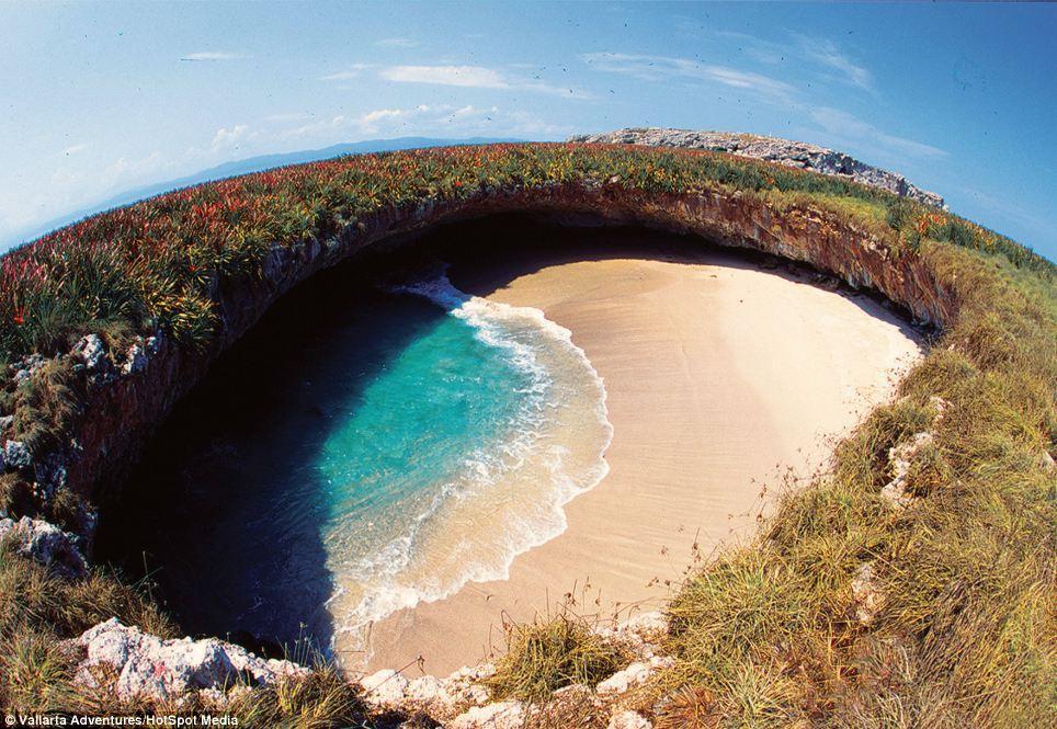 Praia Escondida - Islas Marietas, México