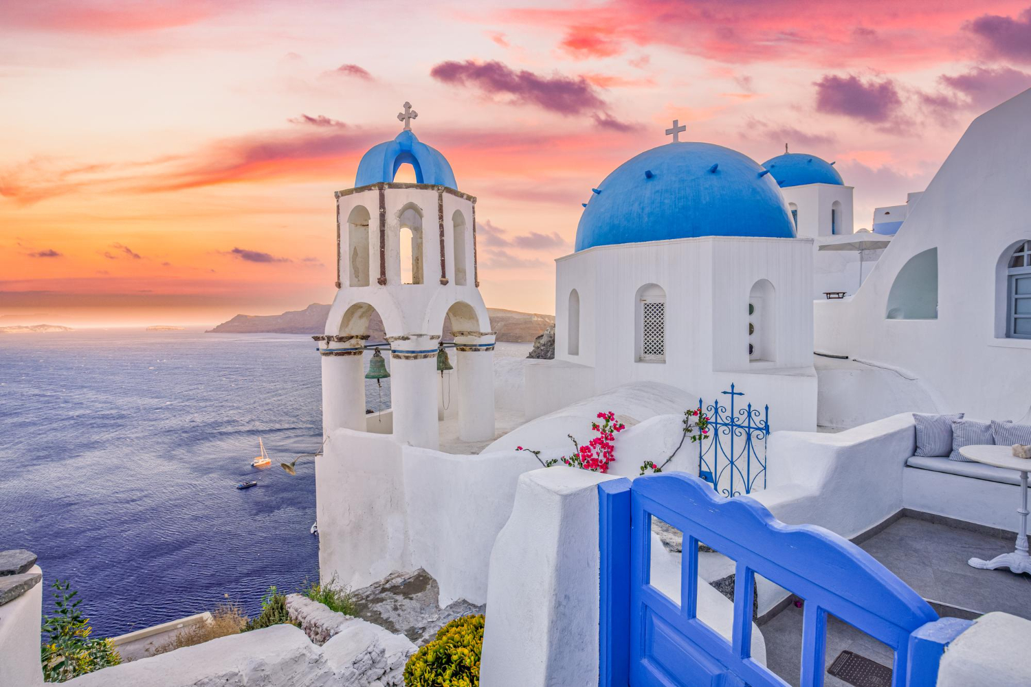 Santorini, Grecia: idilă pe coastele vulcanice