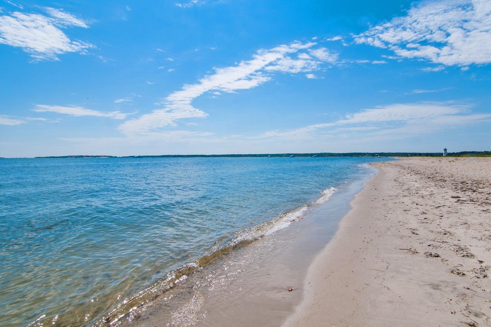 10 Best Beaches on Martha's Vineyard - Discover the Top Beach Areas on Martha's  Vineyard – Go Guides