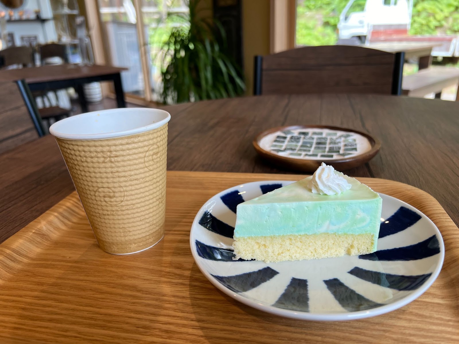 大島にある「湖と森のカフェ	」のチーズケーキ