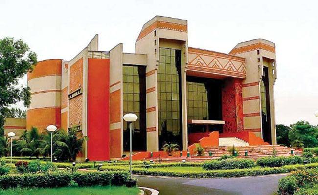 IIM Calcutta  is top college for MBA in Kolkata
