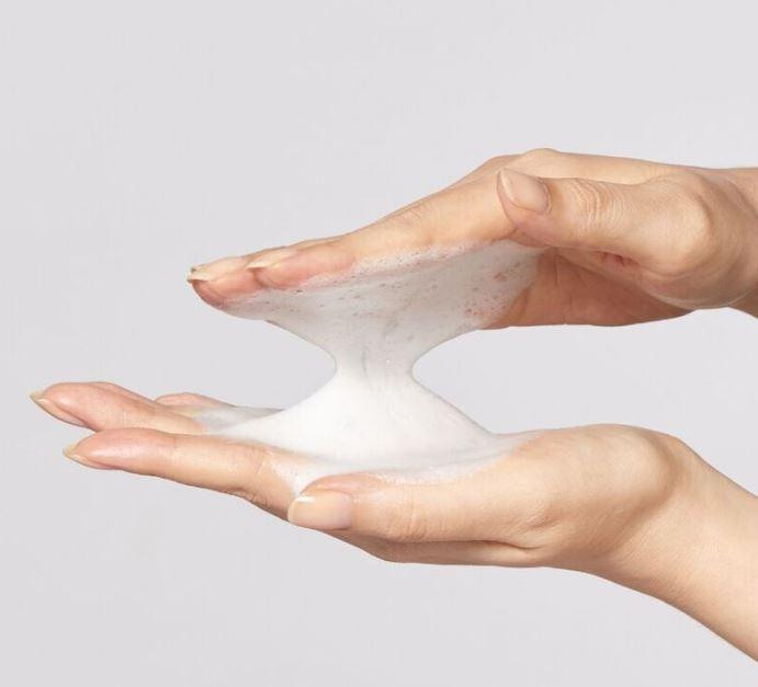 Sữa rửa mặt lành tính tạo bọt cho da nhạy cảm
