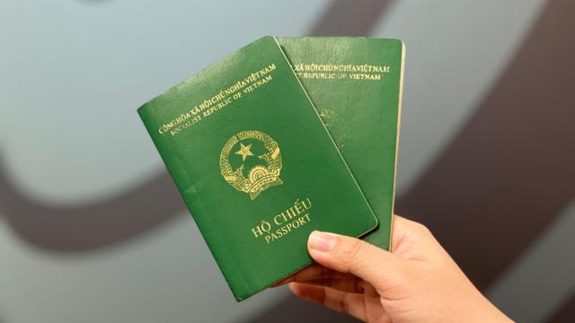 Hộ chiếu Việt Nam xếp thứ 92/199 trong bảng xếp hạng quyền lực hộ chiếu năm 2024