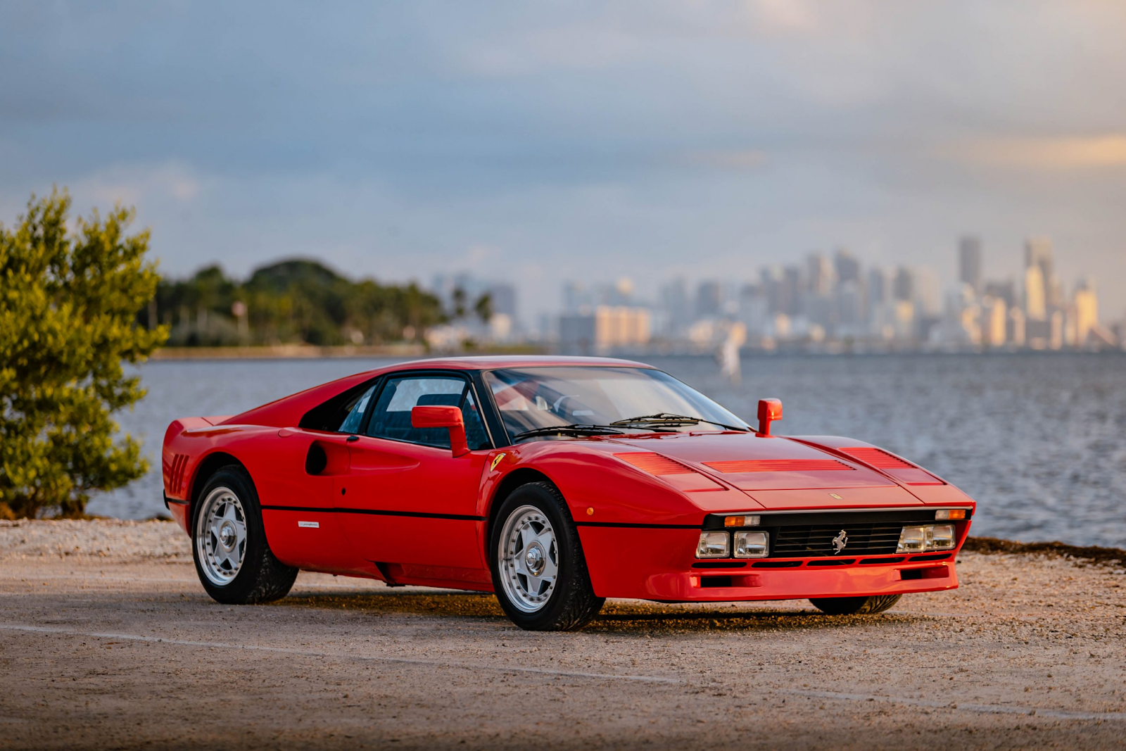 รถยนต์ Ferrari 288 GTO ปี 1987