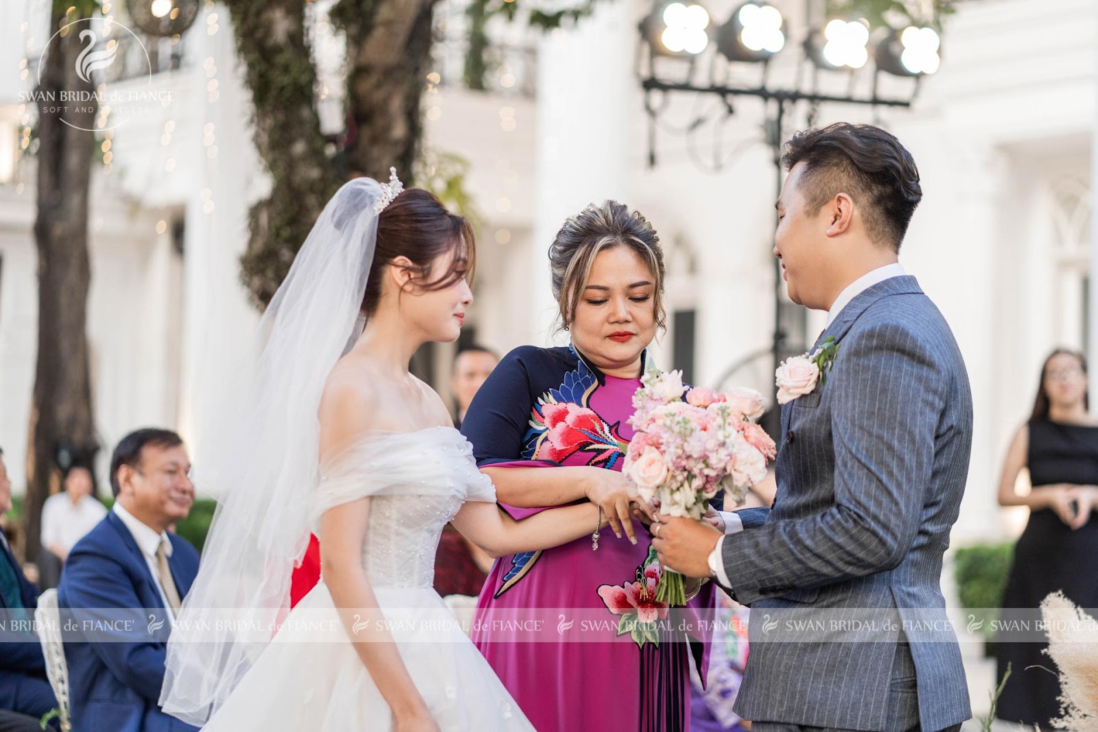 Dress Code Garden Party là sự kết hợp tinh tế giữa sự thanh lịch và thoải mái