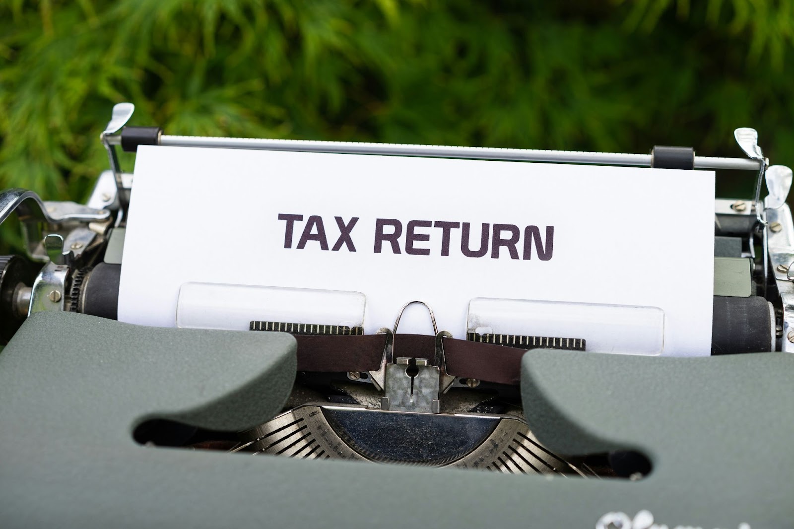 Dodging the Taxman: 6 Guides to Legally Saving More of Your Money
