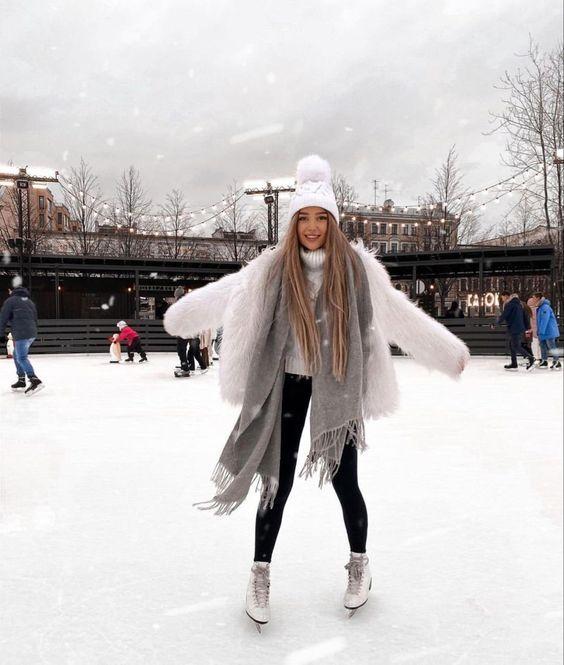 What to Wear Indoor Ice Skating: Chic & Cozy Tips!