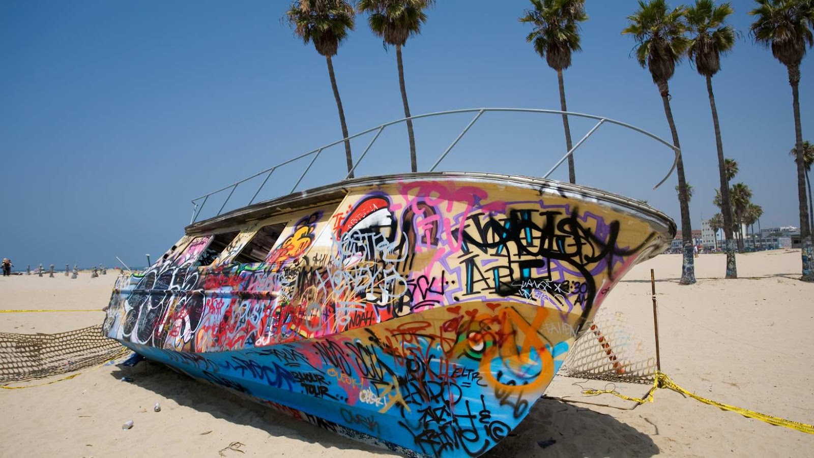 Graffiti Arts and Murals in Venice Beach - Stay Open