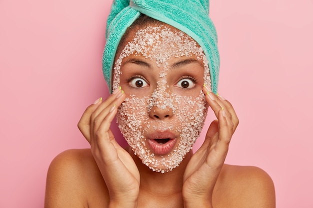 Common Mistakes To Avoid While Exfoliating Your Face