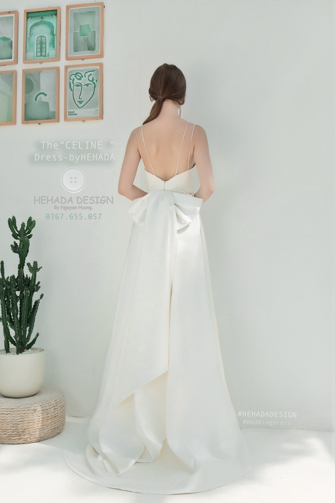Form dáng sau lưng váy The Celine 