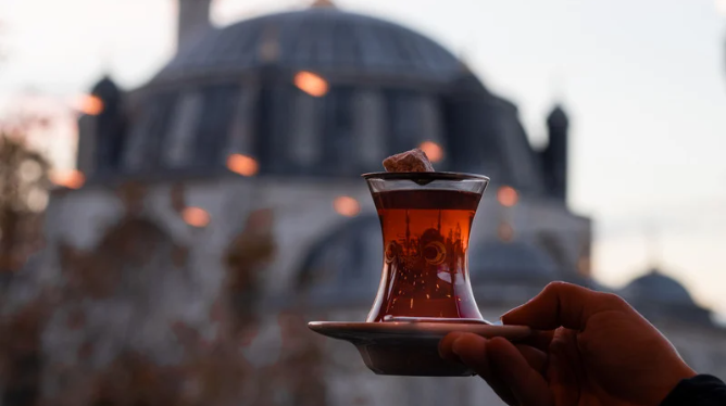 Türkischer Tee, ein symbolisches Nationalgetränk der Türkei