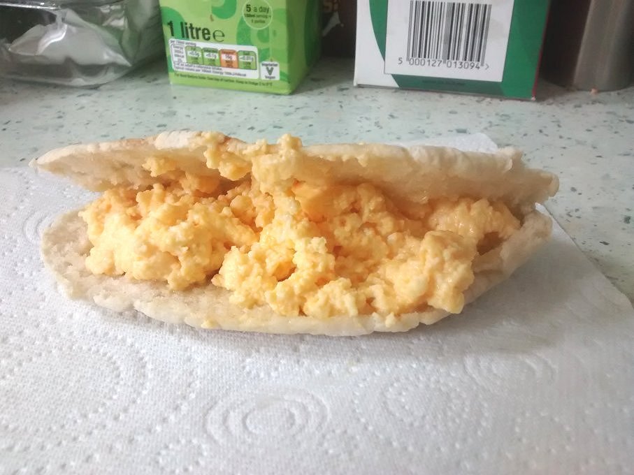 Cheesy scramble pitta.jpg