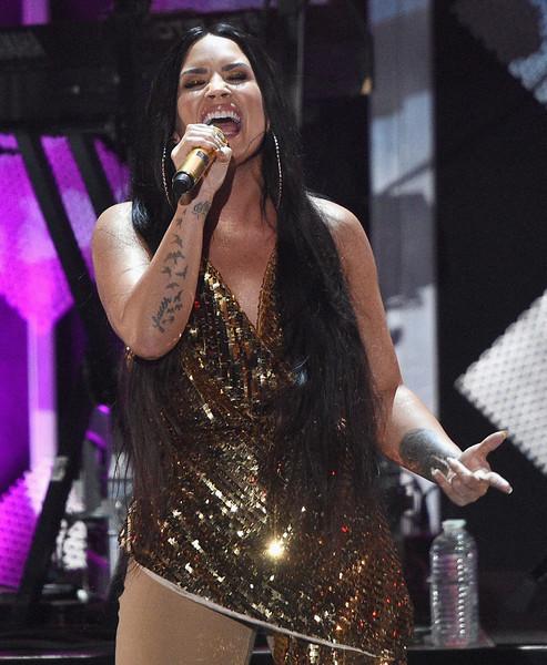 More Pics of Demi Lovato Bird Tattoo (12 of 20) - Demi Lovato Lookbook -  StyleBistro