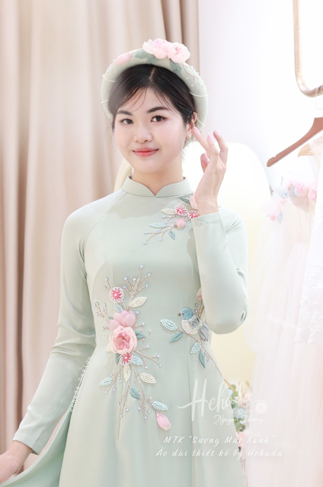 Chi tiết áo dài Sương Mai Greence cho nàng
