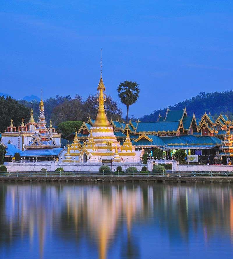 Chùa Wat Chong Kham tại mae hong son 