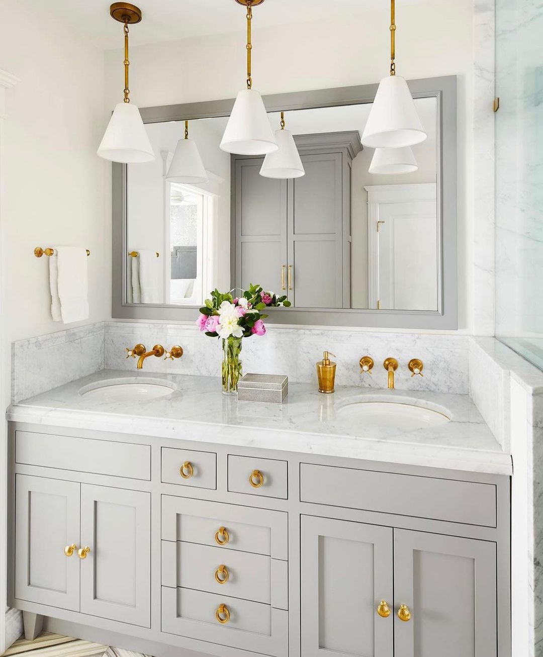 30 Classic And Elegant Grey Bathroom Cabinets For A Modern Setup