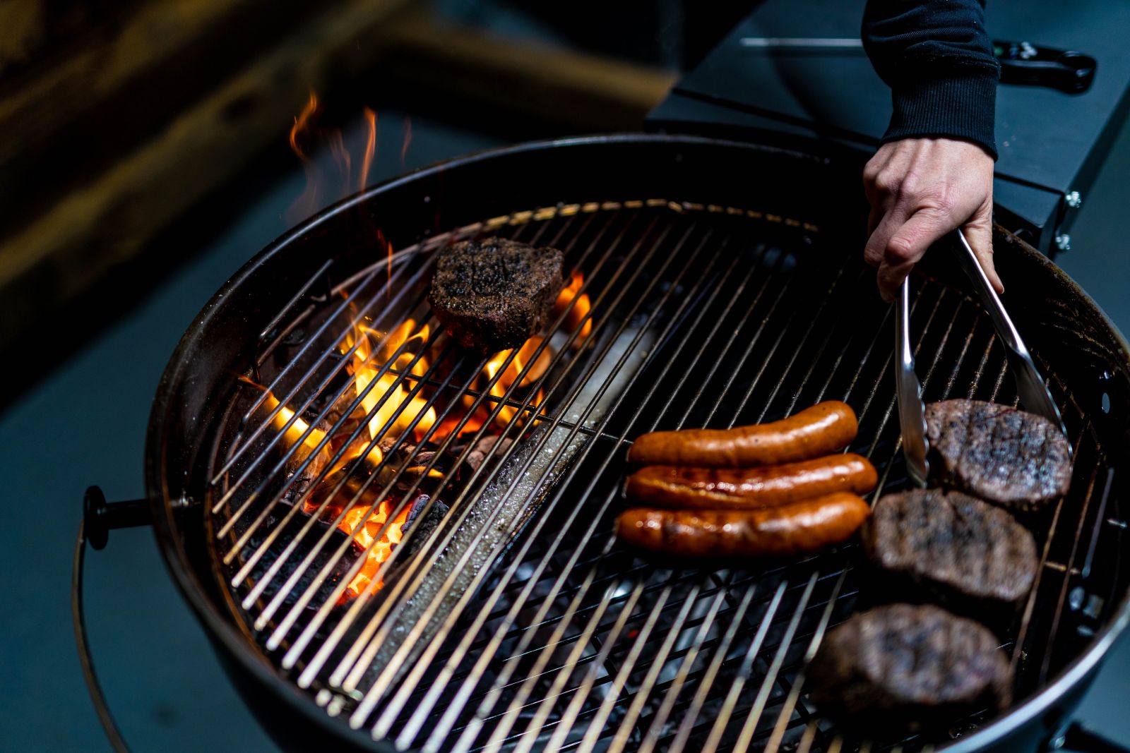 This_image_shows_SNS_kettle_being used_in_cooking_meat