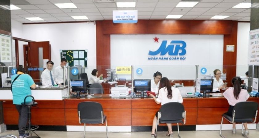 Có nên vay tiền qua app MB Bank?