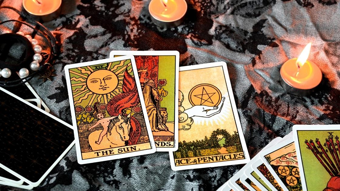 Free 3-Card Tarot Reading: Insights Into Life's Journey