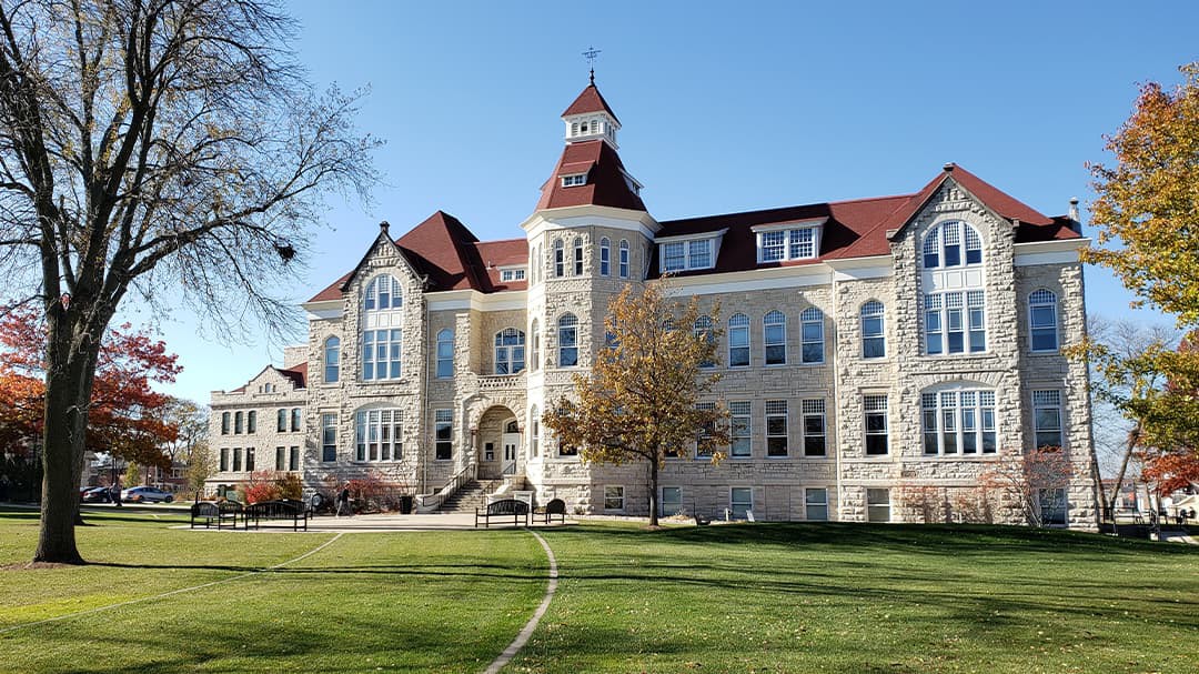 Du học Mỹ| Carroll University - Trường tư thục nghệ thuật tự do