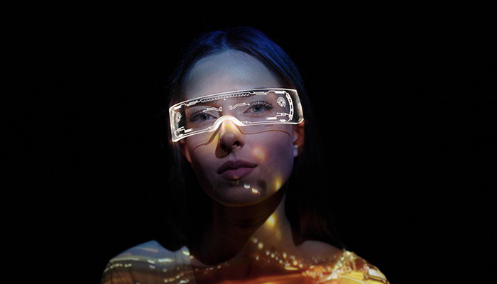 Woman using Display glasses and presenting a chic look