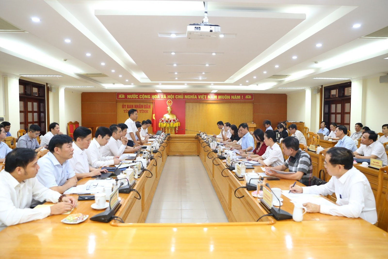 Đại học Quốc gia Hà Nội thống nhất triển khai chương trình đào tạo liên kết tại Trường Đại học Hà Tĩnh
