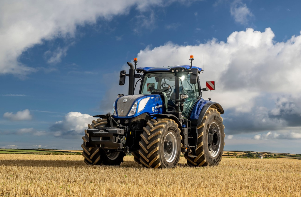 Image of a New Holland T7 series tractor.