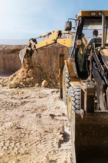 Free photo heavy excavator for digging on day light