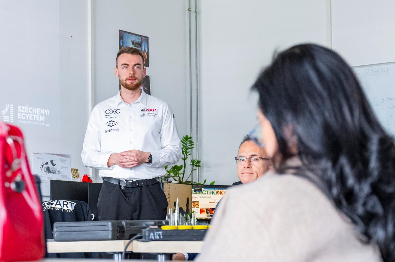 The programme included a tour of workshops of the student teams on SZE’s Győr campus.