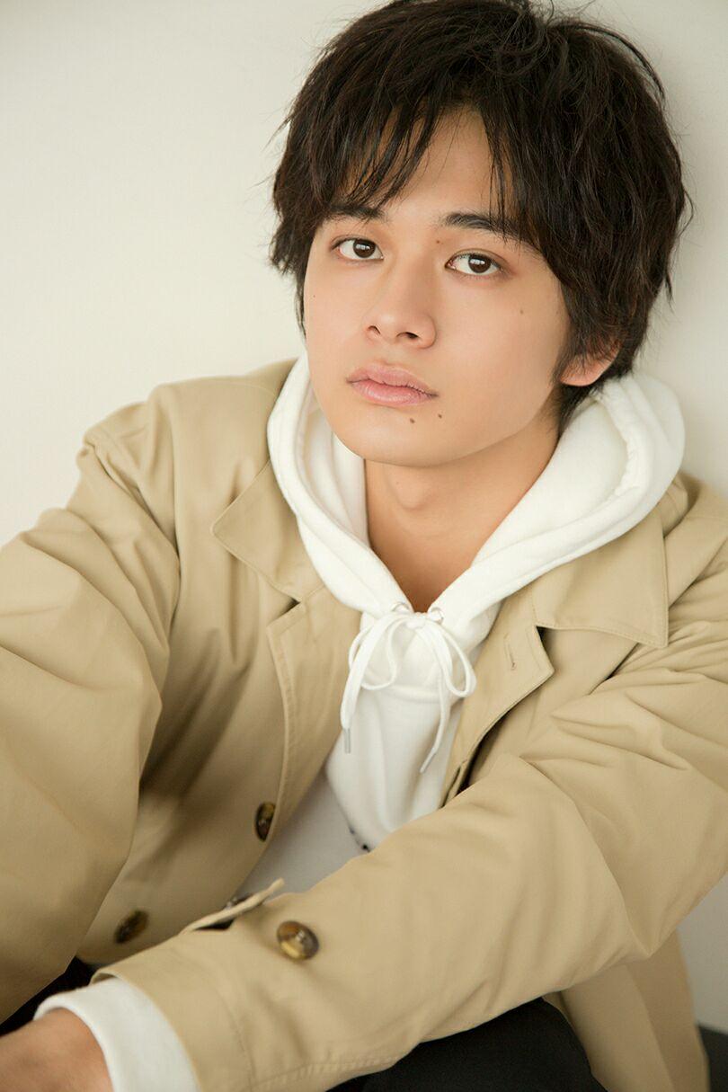 ʟᴀʟᴀɪɴᴇ on X: "[FRIDAY] Kitamura Takumi (22) is rumored to be in a  relationship with the president's secretary (Stardust Promotion) who's 5  years older than him. The article described the secretary as “