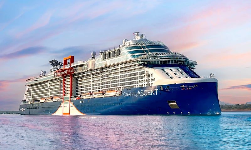 Luxe Cruise Opulent Vehicles