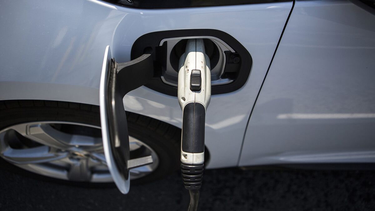 Electric Vehicle Saga Advancing