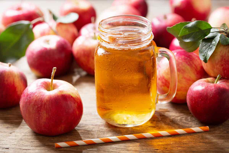 Nước ép táo được nhiều người bệnh lựa chọn giúp tan sỏi mật