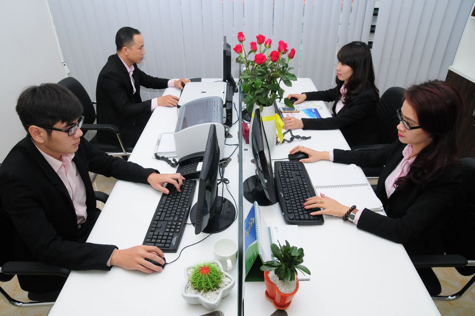 Ngoài tìm việc làm phổ thông tại Hưng Yên, bạn có thể tham khảo việc làm hành chính