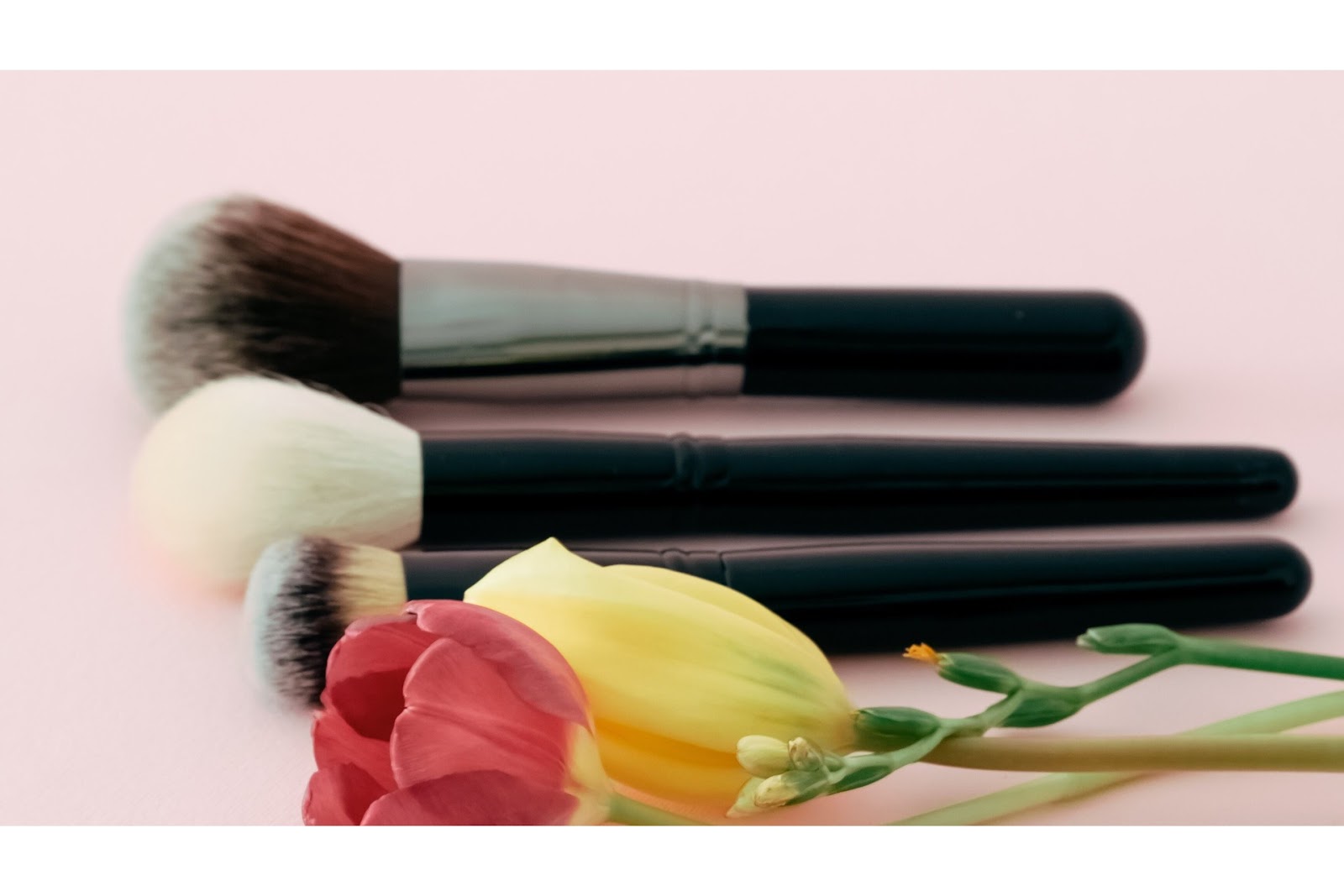 Foundation brushes with two flowers