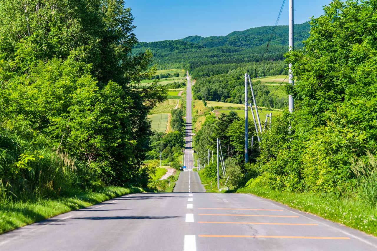 夏の晴れた日に見て欲しい絶景スポット「ジェットコースターの路」