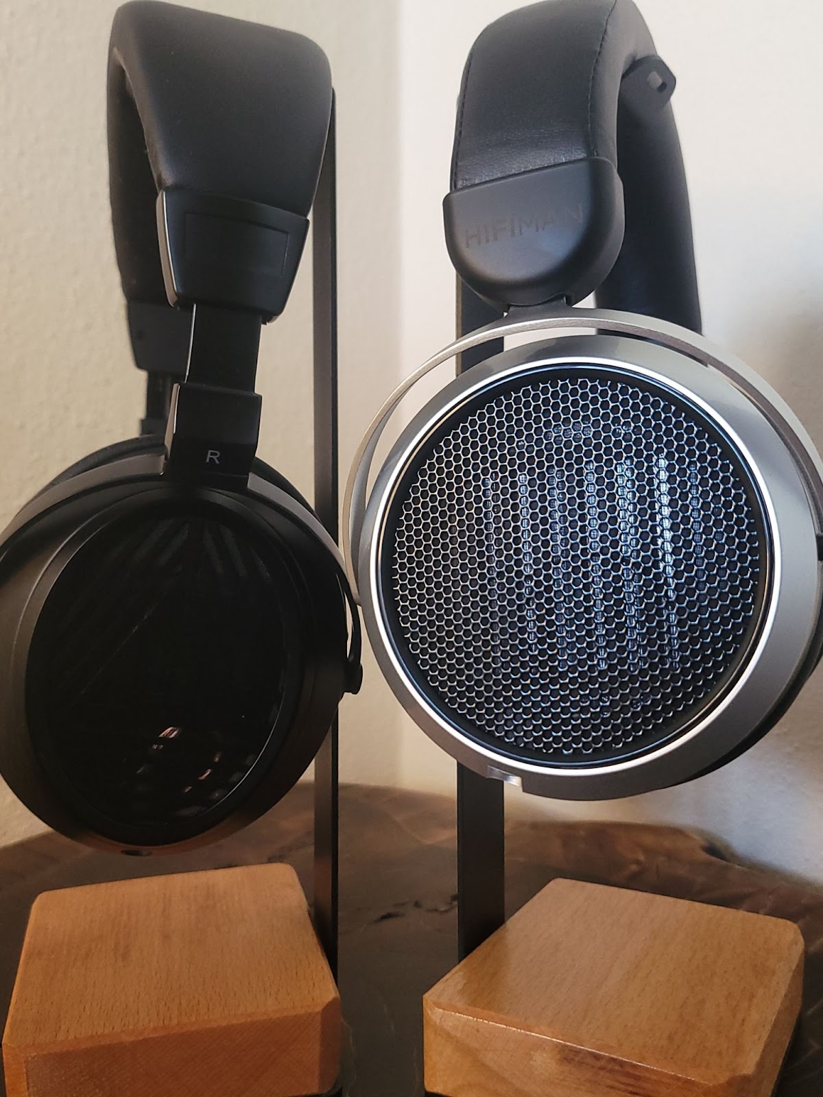 Playing with Planars - A Hifiman Sundara Comparison (Versus HE-500, Sendy  Aiva) : r/headphones