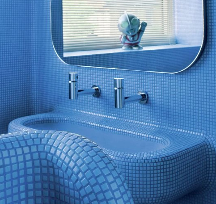 плитка-мозаика в ванной из стекла
