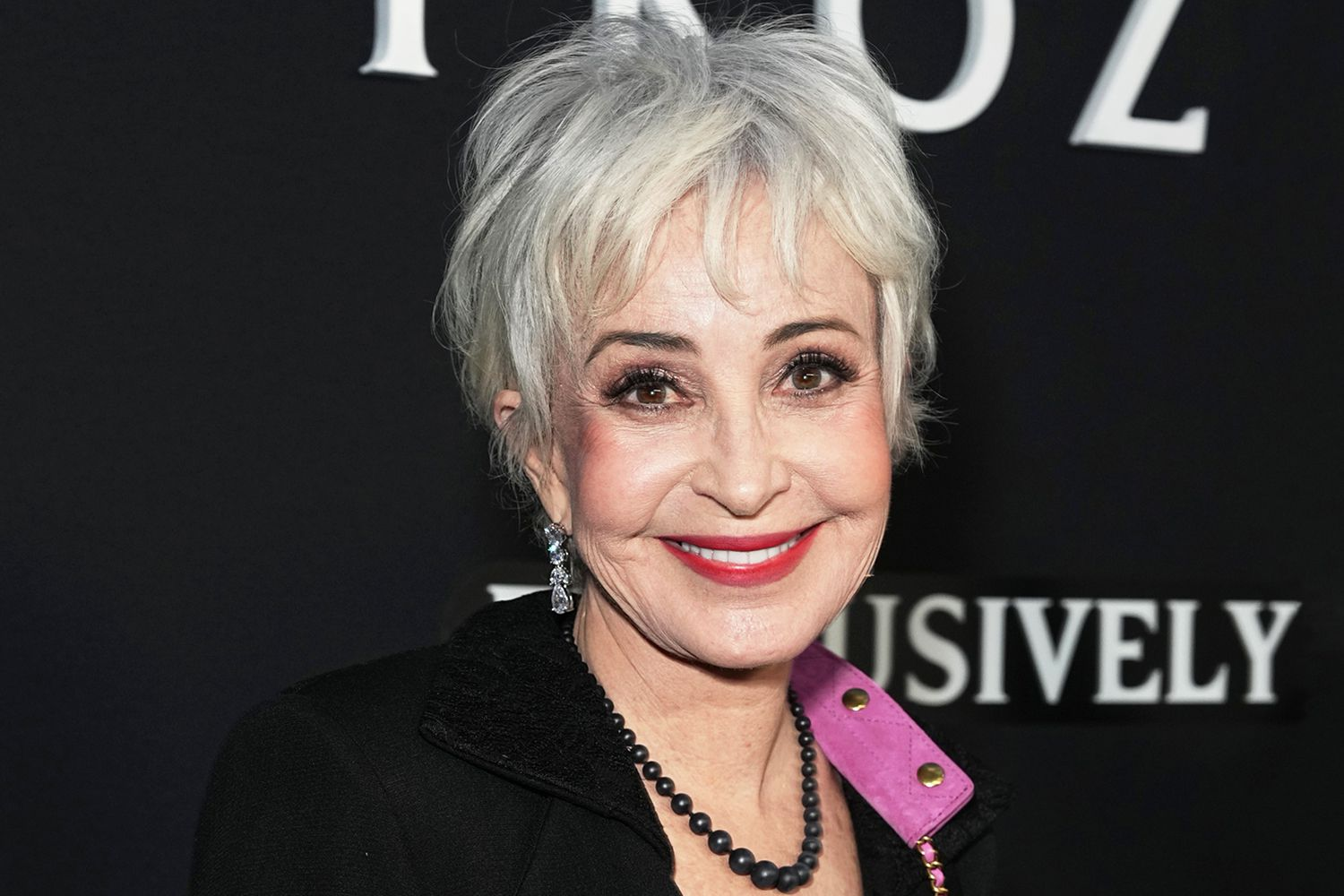 Annie Potts
