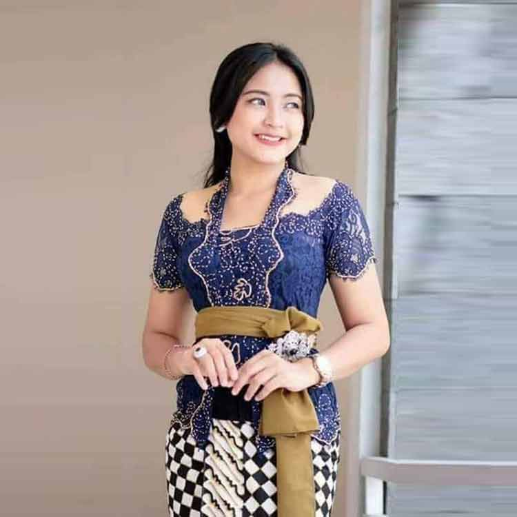 kebaya bali