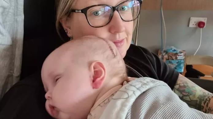 Mãe de criança com câncer cerebral lembra demora em diagnóstico: 'Atribuíam  sintomas a coisas normais de bebê' - Revista Crescer | Saúde