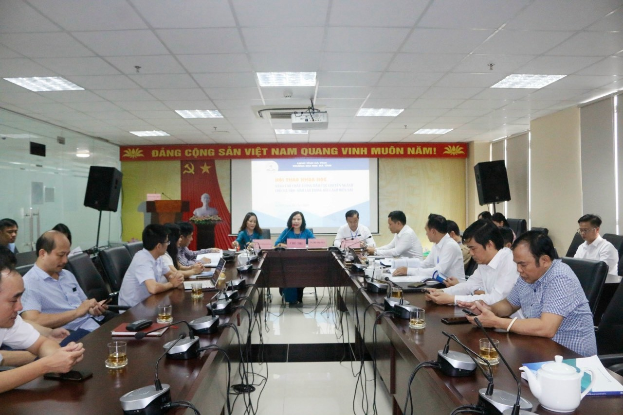 Hội thảo khoa học: Nâng cao chất lượng đào tạo chuyên ngành cho Lưu học sinh Lào trong bối cảnh hiện nay