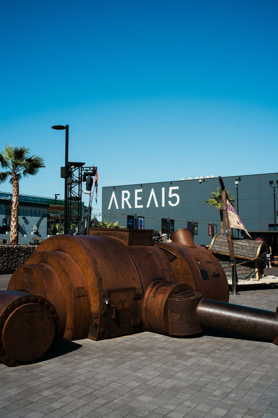 An art installation outside of Area15 building, Photo by Nicolás Gutiérrez on Unsplash