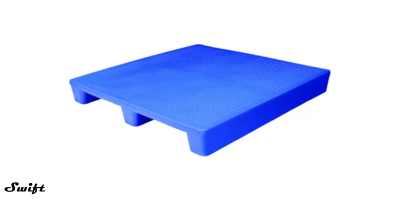 Rackable Plastic Pallets for efficient storage in pallet racking systems.