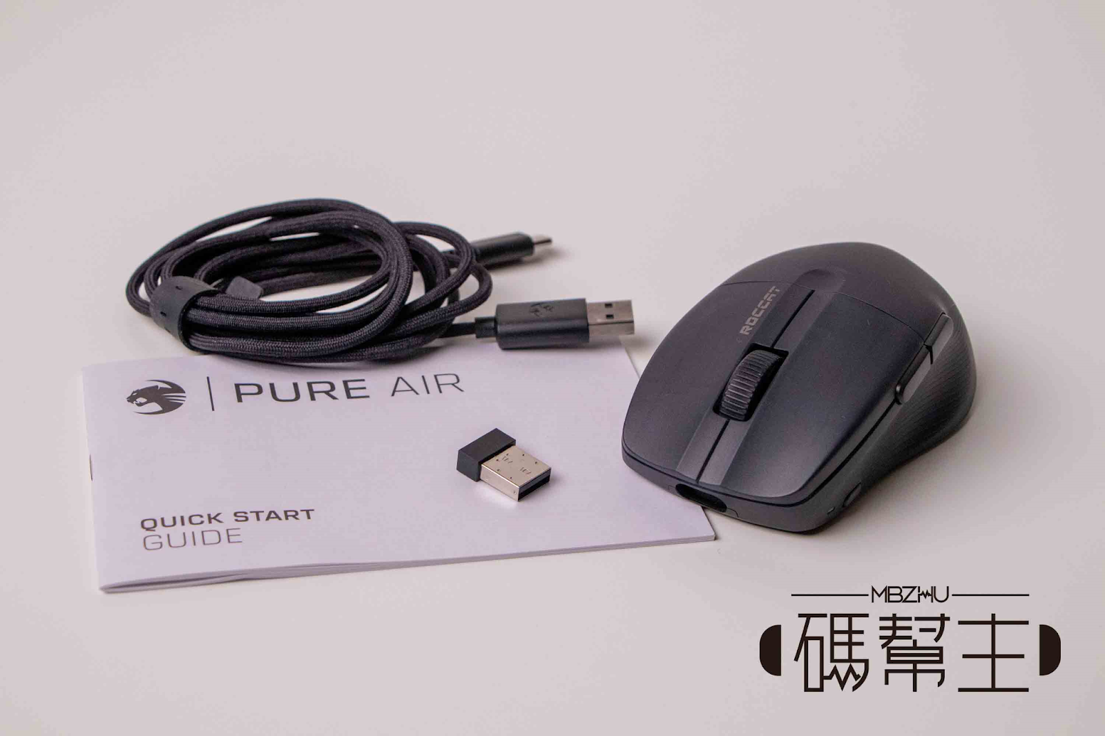 極致輕盈 征服沙場｜ROCCAT PURE 系列超輕量電競滑鼠開箱 2