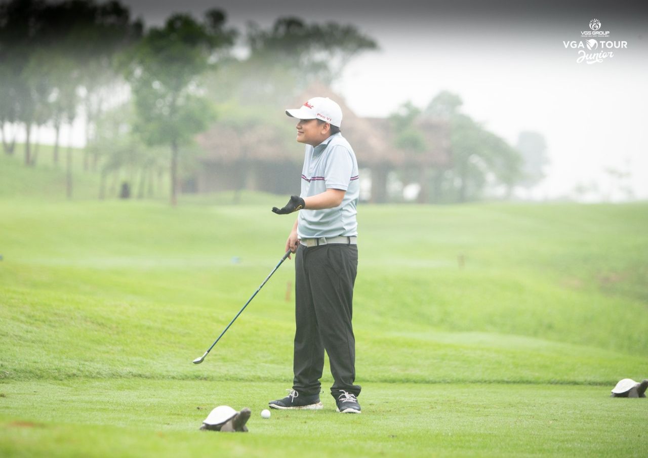 Khoảnh khắc đẹp của golfer nhí