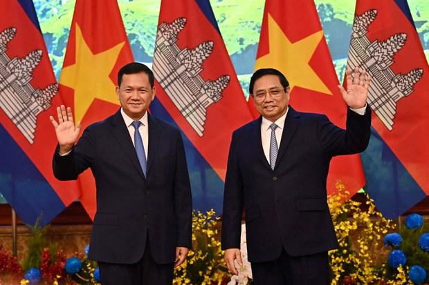 Thủ tướng Campuchia thăm Việt Nam, ký kết các thoả thuận về thương mại và khoa học