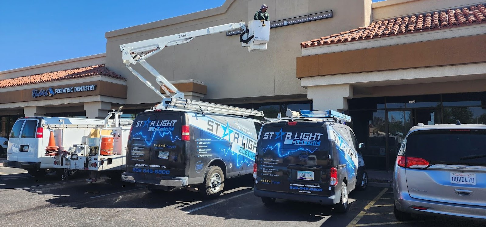 Star Light Electric has been one of the leading Phoenix electricians offering top-notch services for more than 20 years now.